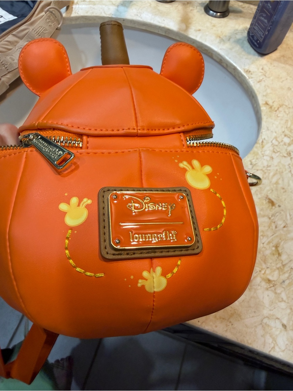 Pooh bear loungefly pumpkin Crossbody Bag - Picture 3 of 3